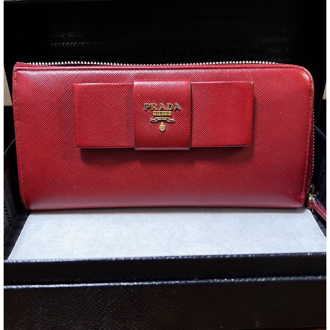 PRADA リボン長財布 赤 - 財布