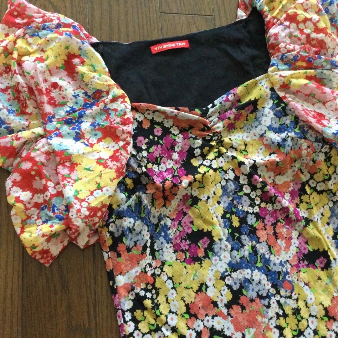 VIVIENNE TAM CIRCLE FLOWER トップス   サイズ　38