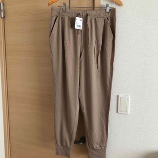 ジョルダーノ(GIORDANO)のGIORDANO カットパンツ　ベージュ　Lサイズ(カジュアルパンツ)