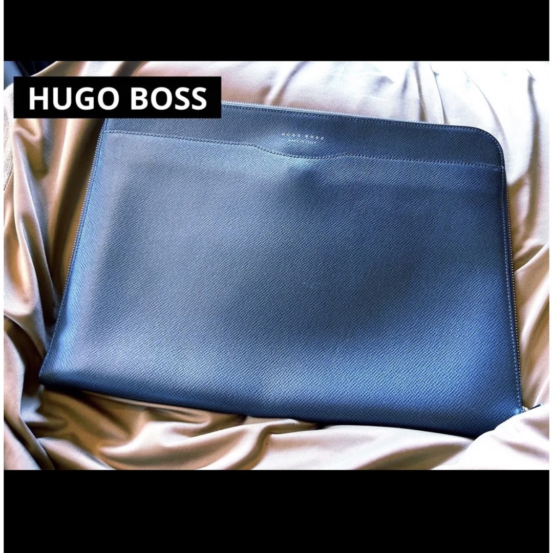 【美品】HUGO BOSS クラッチバッグ セカンドバッグ ネイビー 車