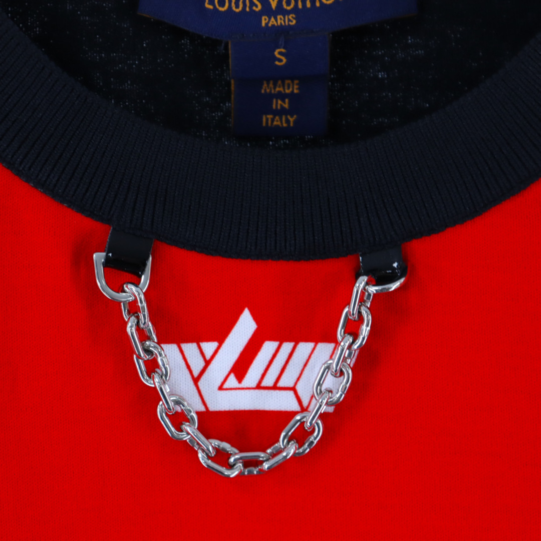 LOUIS VUITTON(ルイヴィトン)のLOUIS VUITTON ルイヴィトン 22SS ロゴ総柄 チェーン付Tシャツ レッド/ブラック RM221W HG5 FMTS01 メンズのトップス(Tシャツ/カットソー(半袖/袖なし))の商品写真