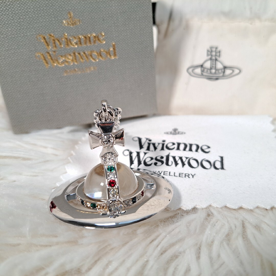 【極美品】Vivienne Westwood ネックレス オーブ シルバー