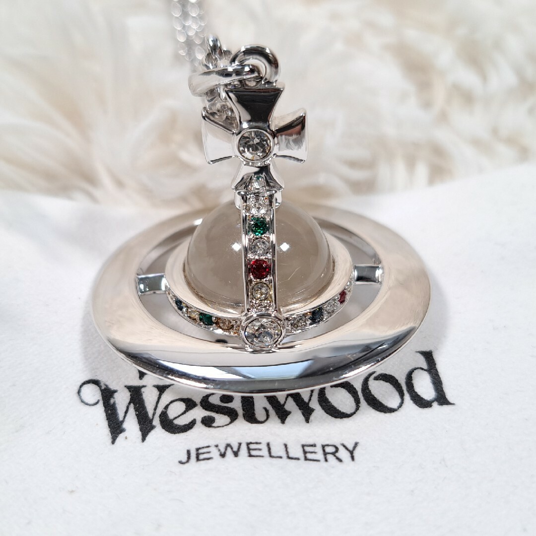 Vivienne Westwood(ヴィヴィアンウエストウッド)の【極美品】Vivienne Westwood ネックレス オーブ シルバー レディースのアクセサリー(ネックレス)の商品写真