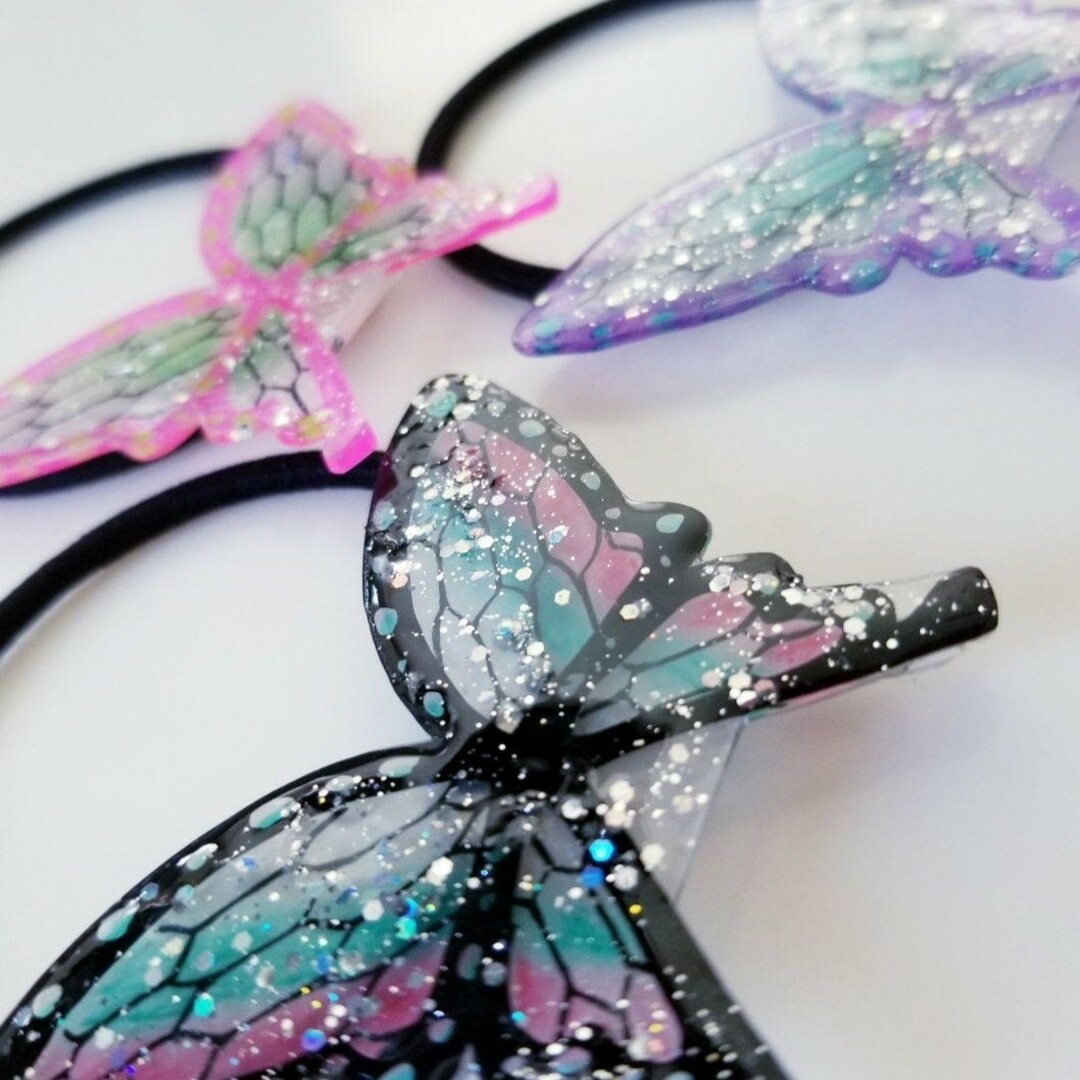 まる487520様蝶 蝶々 ヘアゴム 髪飾り 可愛い ハロウィン コスプレ レディースのヘアアクセサリー(ヘアゴム/シュシュ)の商品写真