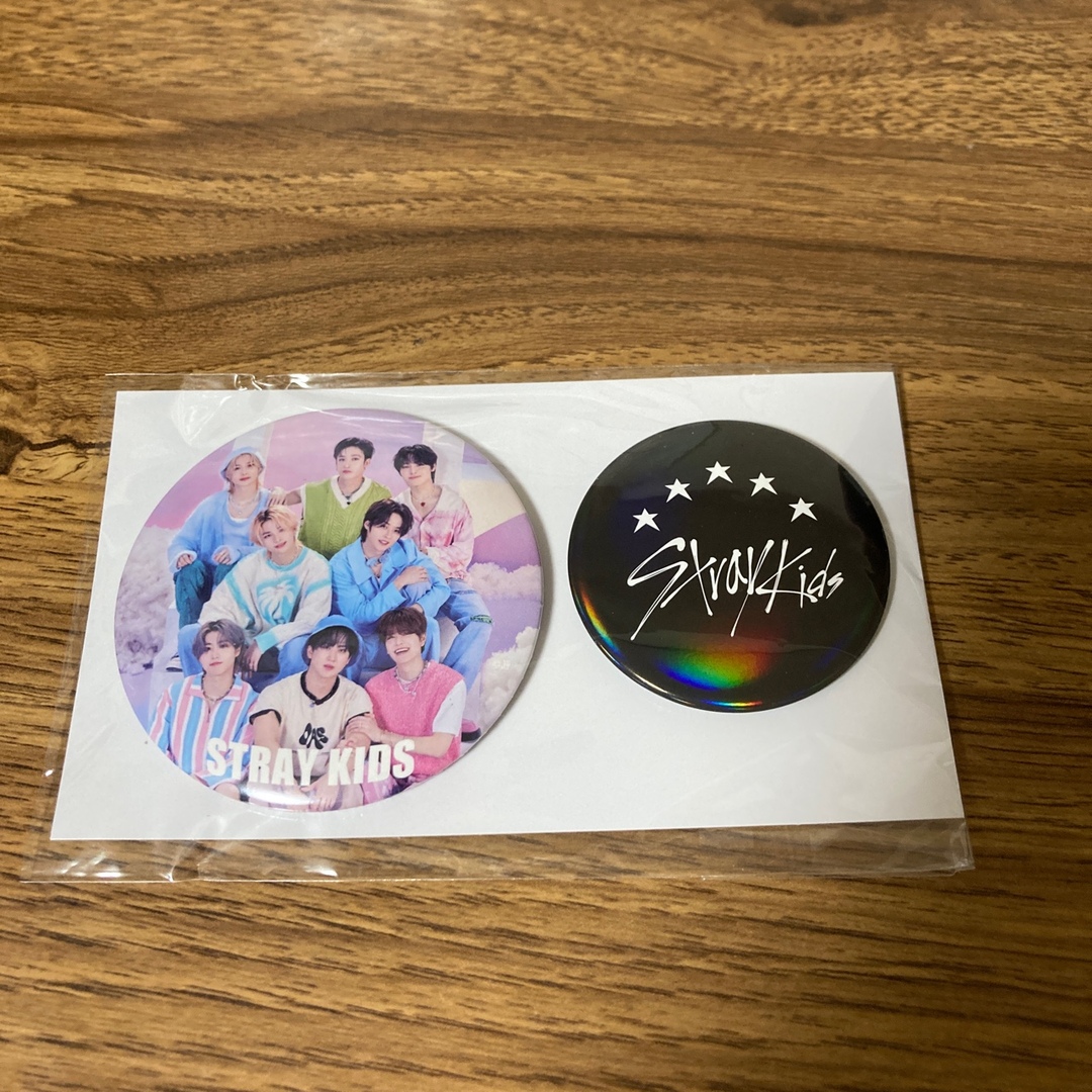 Stray Kids スキズ Dome tour アプグレ 特典 缶バッジ エンタメ/ホビーのCD(K-POP/アジア)の商品写真