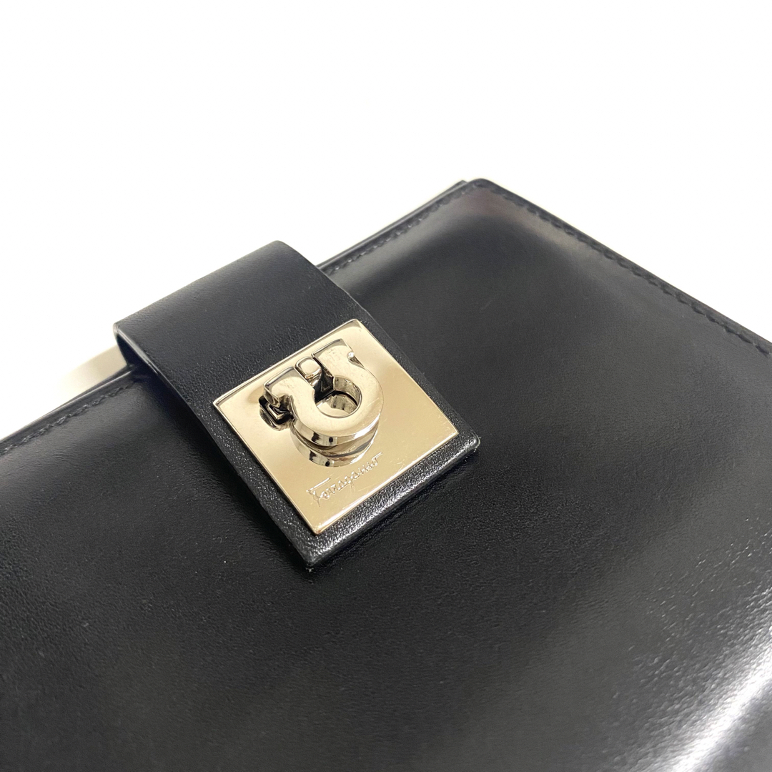 美品✨フェラガモ ガンチーニ 二つ折り財布 ブラック