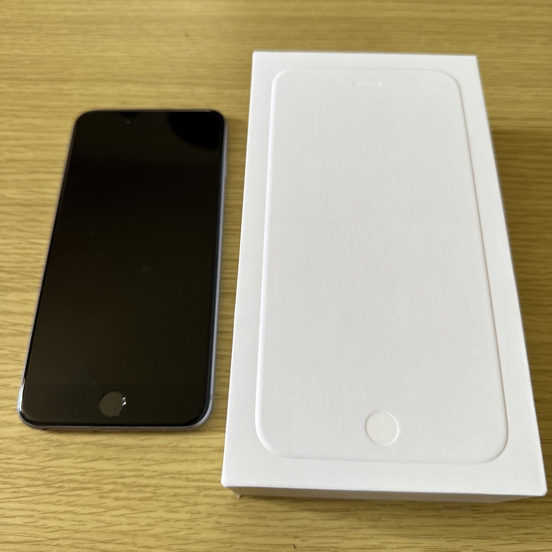 iPhone(アイフォーン)のiPhone 6 Plus Space Gray 64 GB docomo スマホ/家電/カメラのスマートフォン/携帯電話(スマートフォン本体)の商品写真