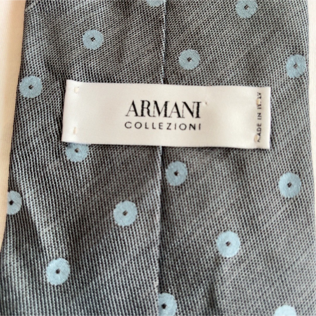 Armani(アルマーニ)の美品★ARMANI★グレー★ドット★総柄★総シルク★イタリア製★ネクタイ★9.5 メンズのファッション小物(ネクタイ)の商品写真