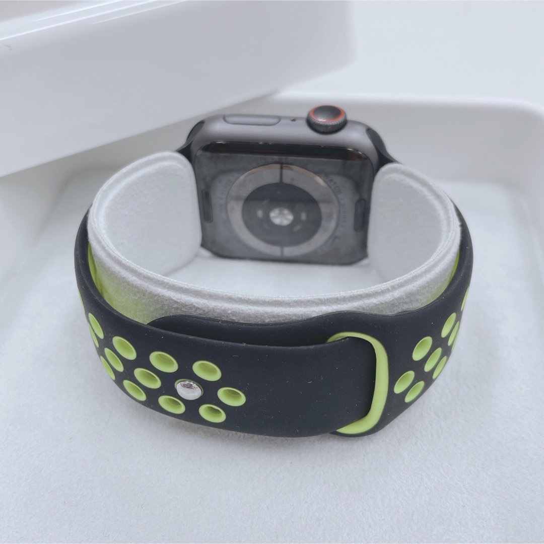 Apple Watch series4 NIKE アップルウォッチ 黒 GPS Cellularモデル