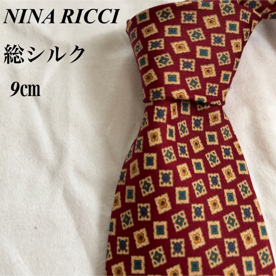 NINA RICCI   美品NINA RICCIレッドダイヤ柄総柄総シルク