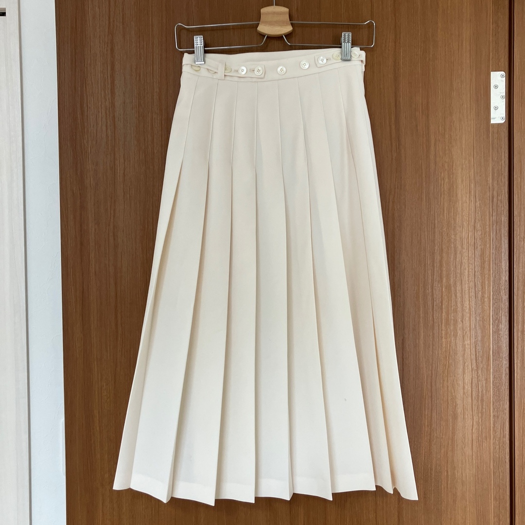 Adam et Rope'(アダムエロぺ)のアダムエロペ  白　プリーツ　スカート　イエナ　ミラオーウェン　ロンハーマン レディースのスカート(ひざ丈スカート)の商品写真