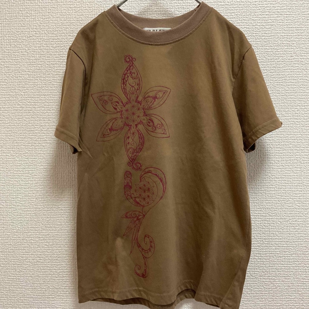 MALAIKA(マライカ)のマライカ　Tシャツ　ブラウン　プリント　半袖　コットン100% レディースのトップス(Tシャツ(半袖/袖なし))の商品写真