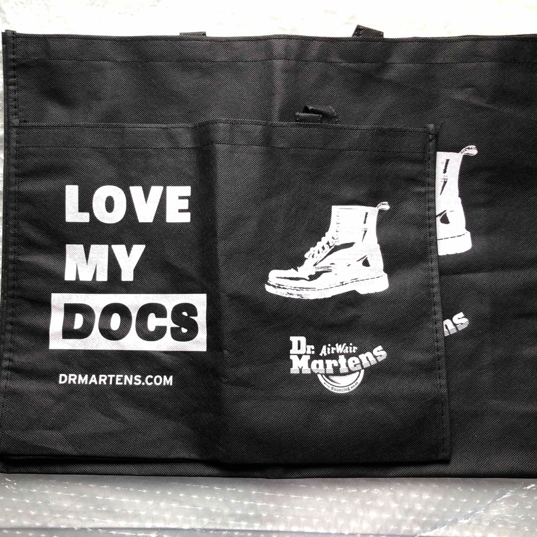 Dr.Martens(ドクターマーチン)のドクターマーチン マチ付ショッパー サイズ違い2つ レディースのバッグ(ショップ袋)の商品写真