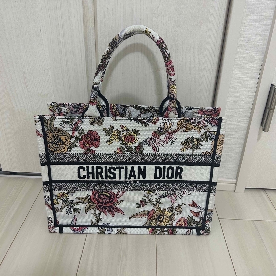 Christian Dior - 美品 ディオールBOOK TOTE ミディアム ハンドバッグ ...