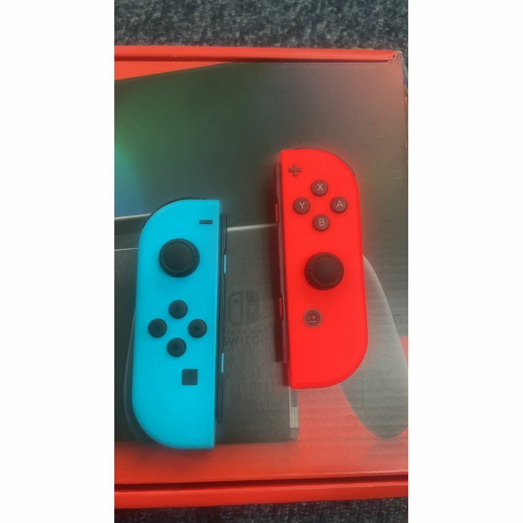 Nintendo Switch(ニンテンドースイッチ)のNintendo Switch Joy-Con(L) ネオンブルー/(R) 新型 エンタメ/ホビーのゲームソフト/ゲーム機本体(携帯用ゲーム機本体)の商品写真