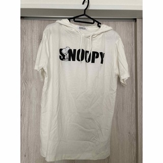 スヌーピー(SNOOPY)のスヌーピー　Tシャツ　フード付(Tシャツ(半袖/袖なし))