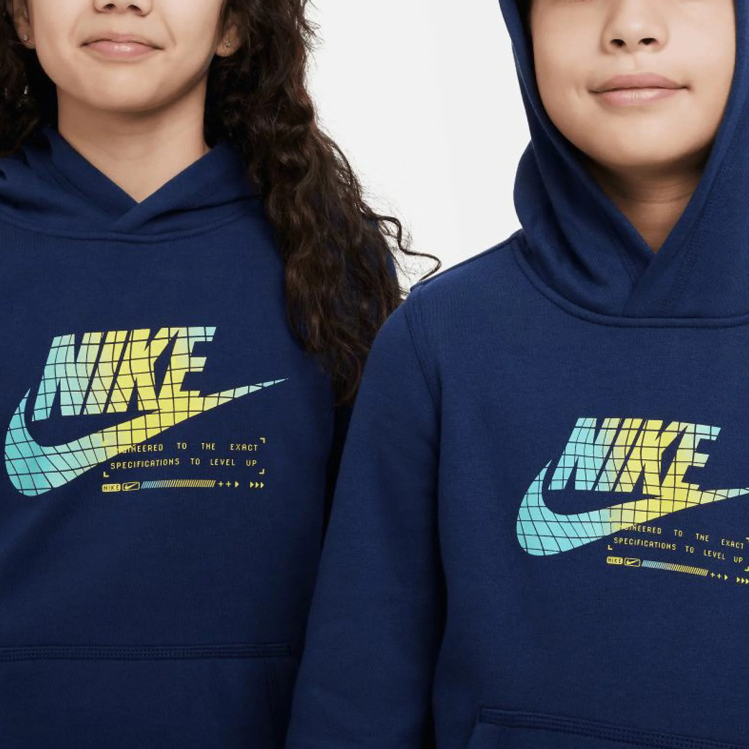 NIKE(ナイキ)の新品 NIKE プルオーバー パーカー キッズ ボーイズ 120-130cm キッズ/ベビー/マタニティのキッズ服女の子用(90cm~)(ジャケット/上着)の商品写真