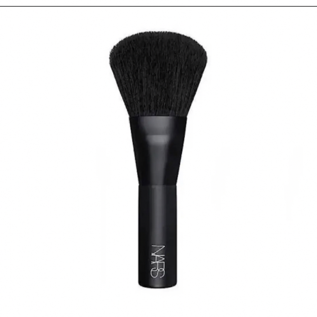 NARS(ナーズ)の新品　NARS ナーズ　ブラッシュブラシ　非売品　特製サイズ チークブラシ  コスメ/美容のメイク道具/ケアグッズ(チーク/フェイスブラシ)の商品写真