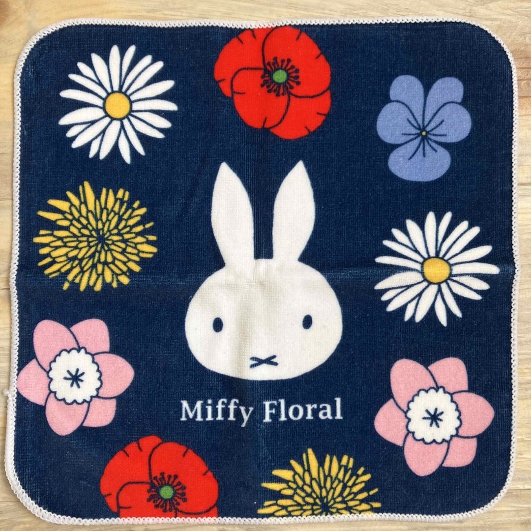 miffy(ミッフィー)のミッフィー　ハンドハンカチタオル　2枚セット レディースのファッション小物(ハンカチ)の商品写真