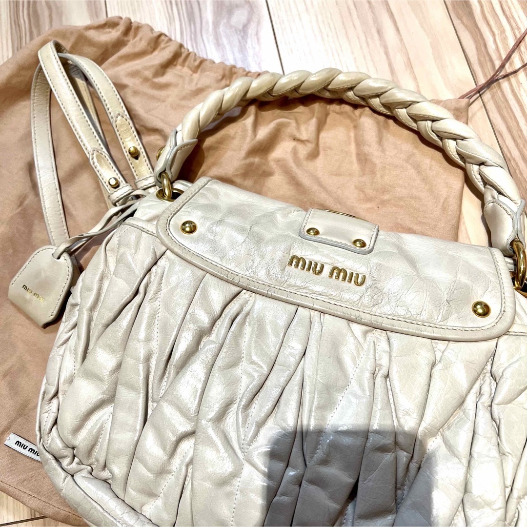 miumiu(ミュウミュウ)のミュウミュウ マテラッセ 2way ショルダーバッグ レディースのバッグ(ショルダーバッグ)の商品写真