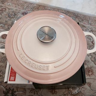 ルクルーゼ(LE CREUSET)のLe creuset パウダーピンク 22cm(鍋/フライパン)