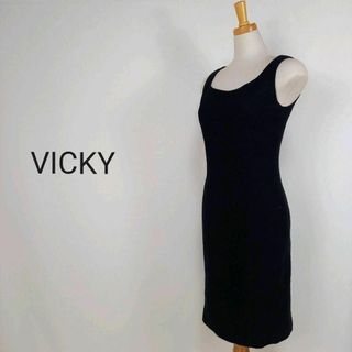 ビッキー(VICKY)のビッキーVICKY美シルエットひざ丈ノースリーブワンピース黒Sブラック(ひざ丈ワンピース)