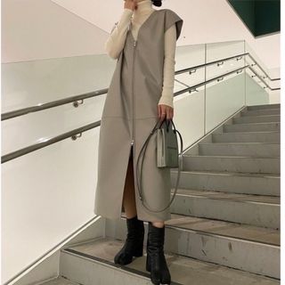 ルシェルブルー(LE CIEL BLEU)のあと3日⚠️Faux Leather Gilet Dress  (ロングワンピース/マキシワンピース)