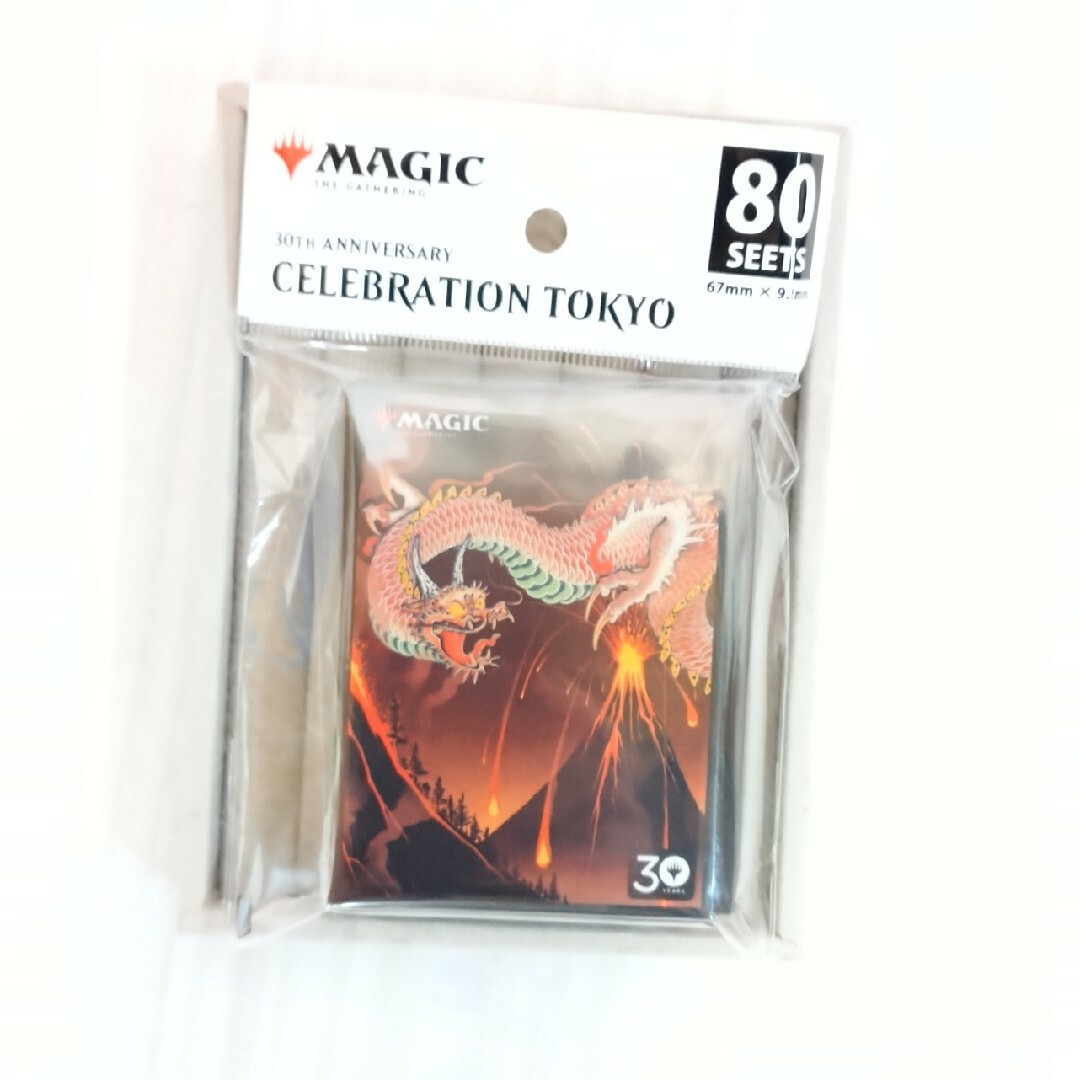 MTG 30周年　シヴ山のドラゴン　Shivan Dragon　スリーブ | フリマアプリ ラクマ