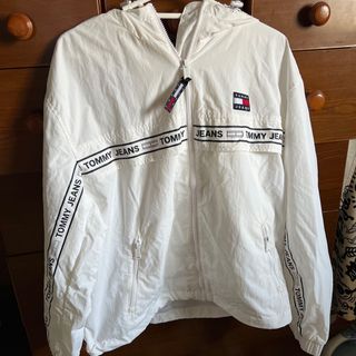 TOMMY JEANS ナイロンジャケット