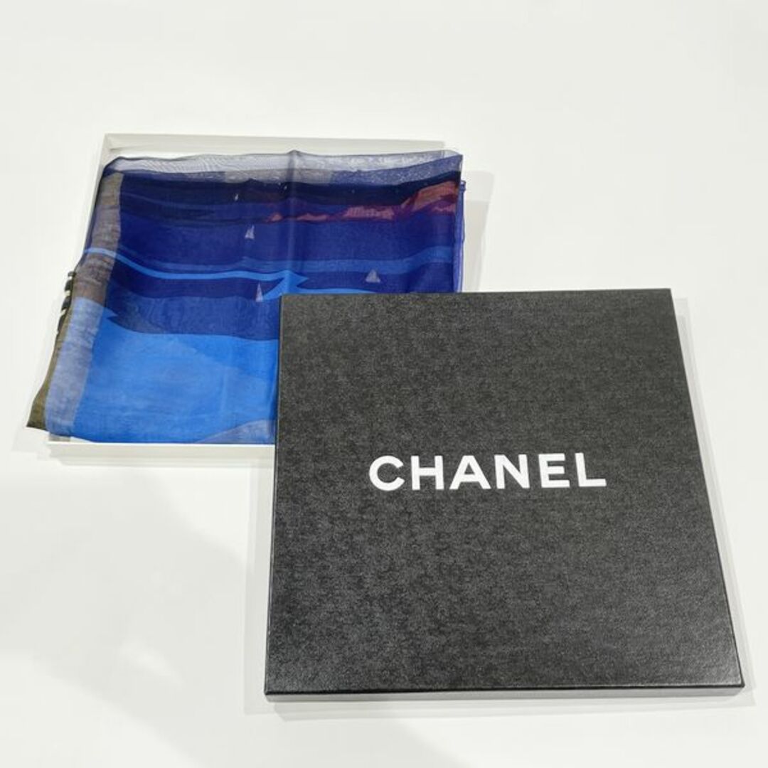 CHANEL(シャネル)のCHANEL ロゴ シースルー TRAIN 総柄 スカーフ レディースのファッション小物(バンダナ/スカーフ)の商品写真