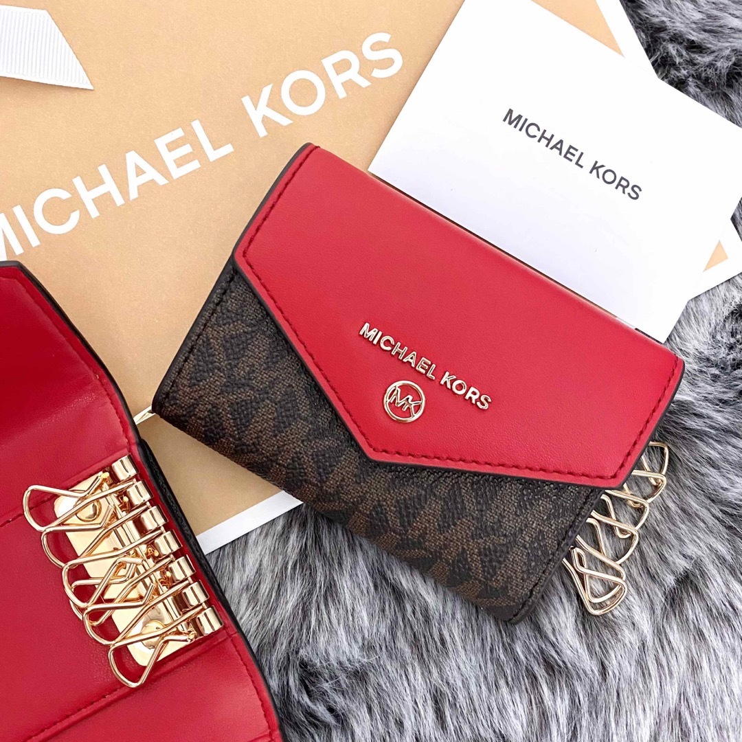 Michael Kors(マイケルコース)の新品☆MICHAEL KORS  レッド シグネチャー レザー キーケース レディースのファッション小物(キーケース)の商品写真