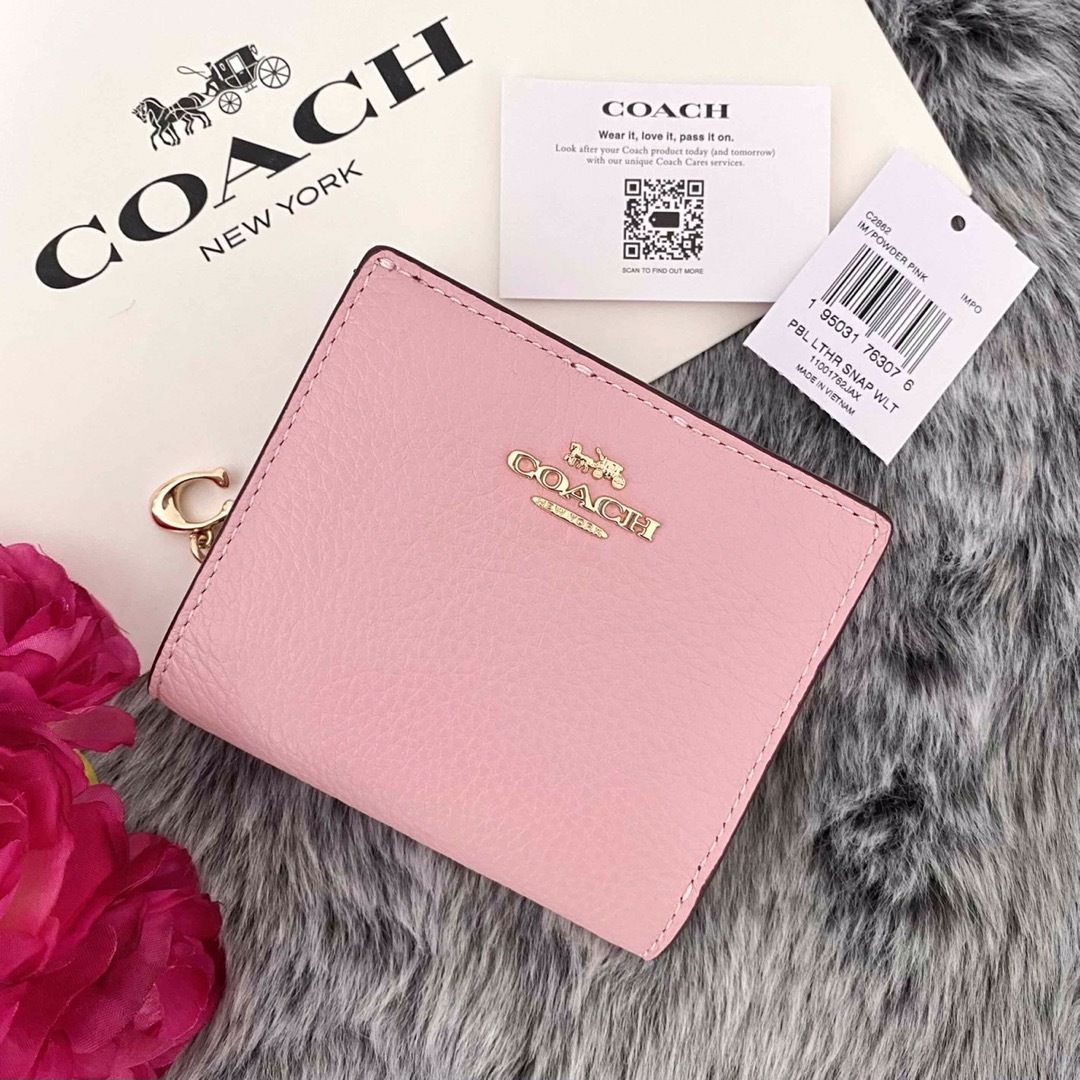 新品☆COACH(コーチ) ライトピンク レザー 折り財布 | フリマアプリ ラクマ