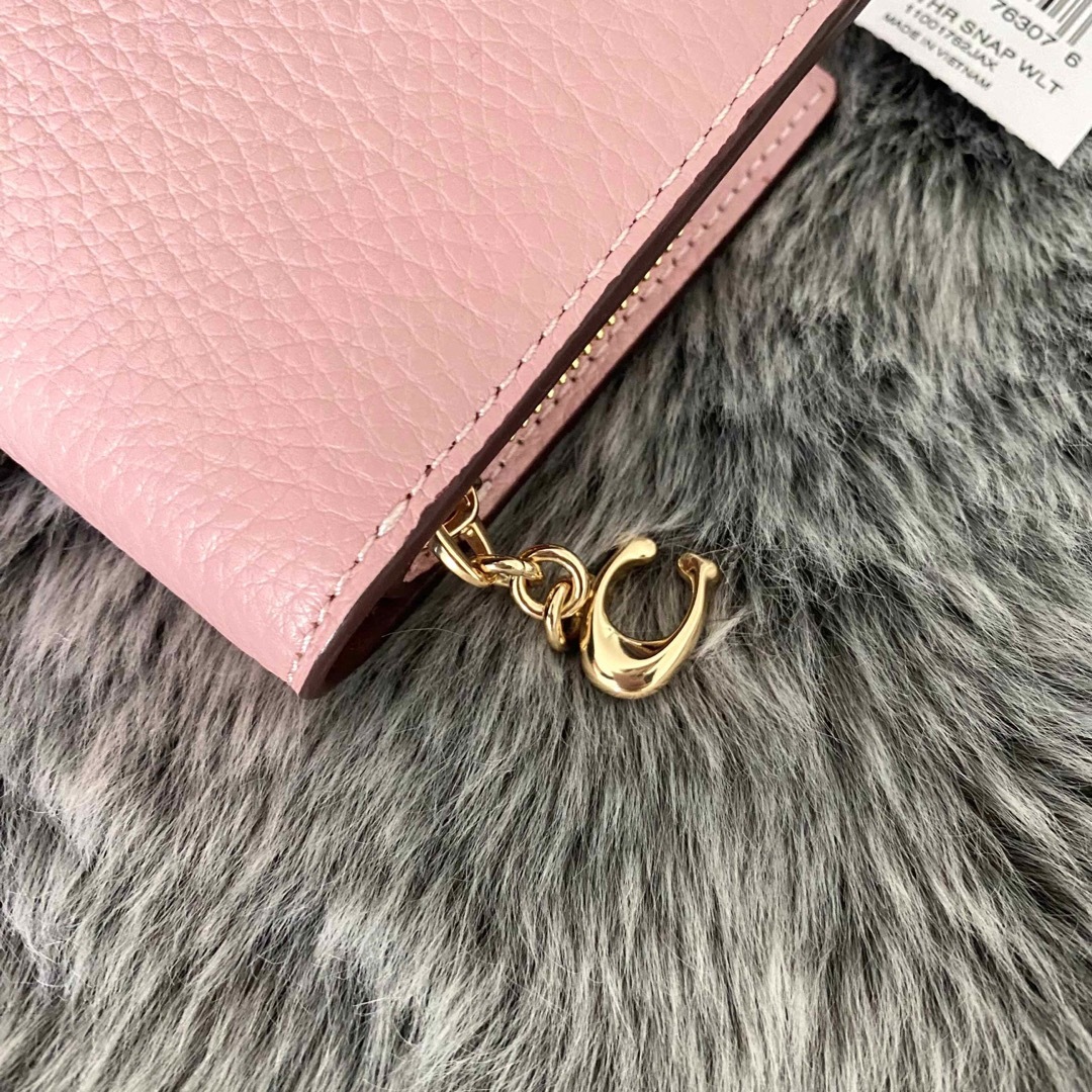 新品☆COACH(コーチ)ライトピンク レザー 折り財布