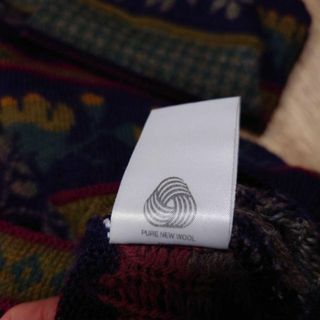 良デザイン PURE NEW WOOL 総柄ニットセーター 古着 植物 葉っぱ