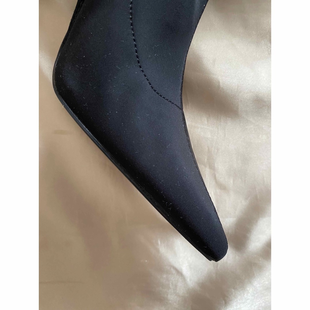 ZARA(ザラ)の新品　ブーツ レディースの靴/シューズ(ブーツ)の商品写真