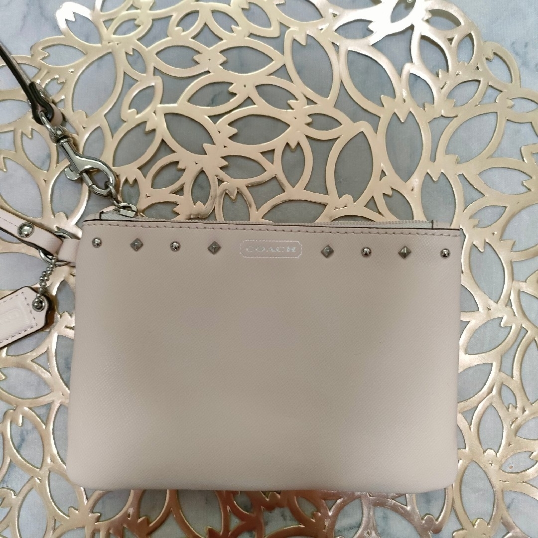 COACH(コーチ)のcoach コーチ　ミニポーチ　バッグインバッグ　ピンク　コスメ入れ　ストラップ レディースのファッション小物(ポーチ)の商品写真