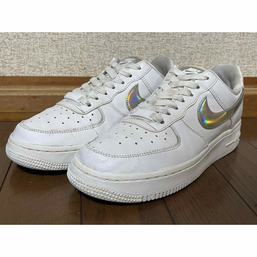 NIKE(ナイキ)のNIKE WMNS AIR FORCE 1 ESS 23.5cm レディースの靴/シューズ(スニーカー)の商品写真