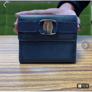 フェラガモ(Ferragamo)のフェラガモ　二つ折り財布　レディース　ネイビー(財布)