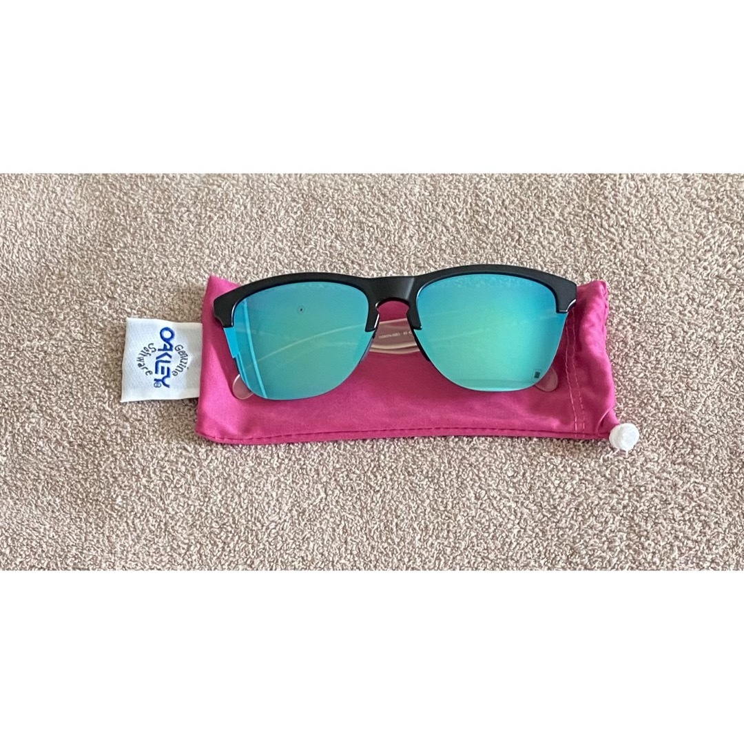 Oakley(オークリー)のオークリー Frogskins Lite OO9374-0263［サングラス］ レディースのファッション小物(サングラス/メガネ)の商品写真