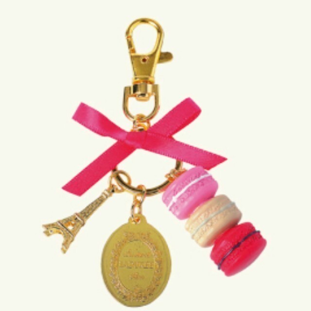 LADUREE(ラデュレ)の〈新〉LADUREEマカロンキーホルダー レディースのファッション小物(キーホルダー)の商品写真