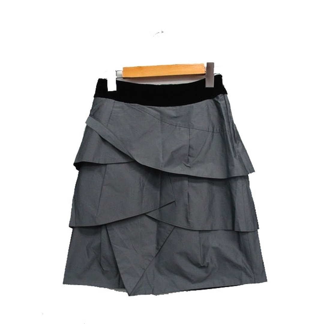 BODY DRESSING Deluxe(ボディドレッシングデラックス)のボディドレッシングデラックス ティアード スカート ミニ シルク シンプル レディースのスカート(ミニスカート)の商品写真