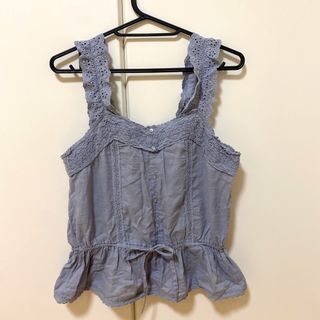 ダブルクローゼット(w closet)のw closet レースキャミブラウス　くすみブルー(シャツ/ブラウス(半袖/袖なし))