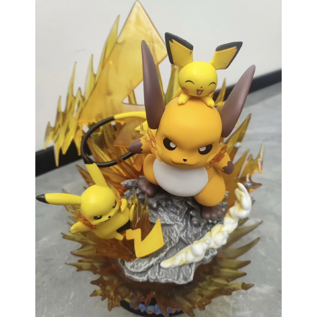 ライチュウポケモン  pvc フィギュア