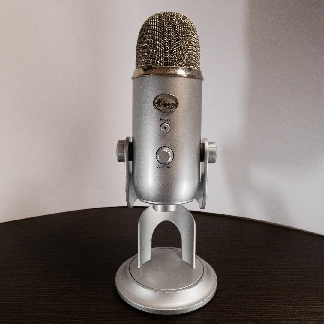 【スペアリブ様専用】BlueYeti USBマイク シルバー 箱付 説明書 楽器のレコーディング/PA機器(マイク)の商品写真