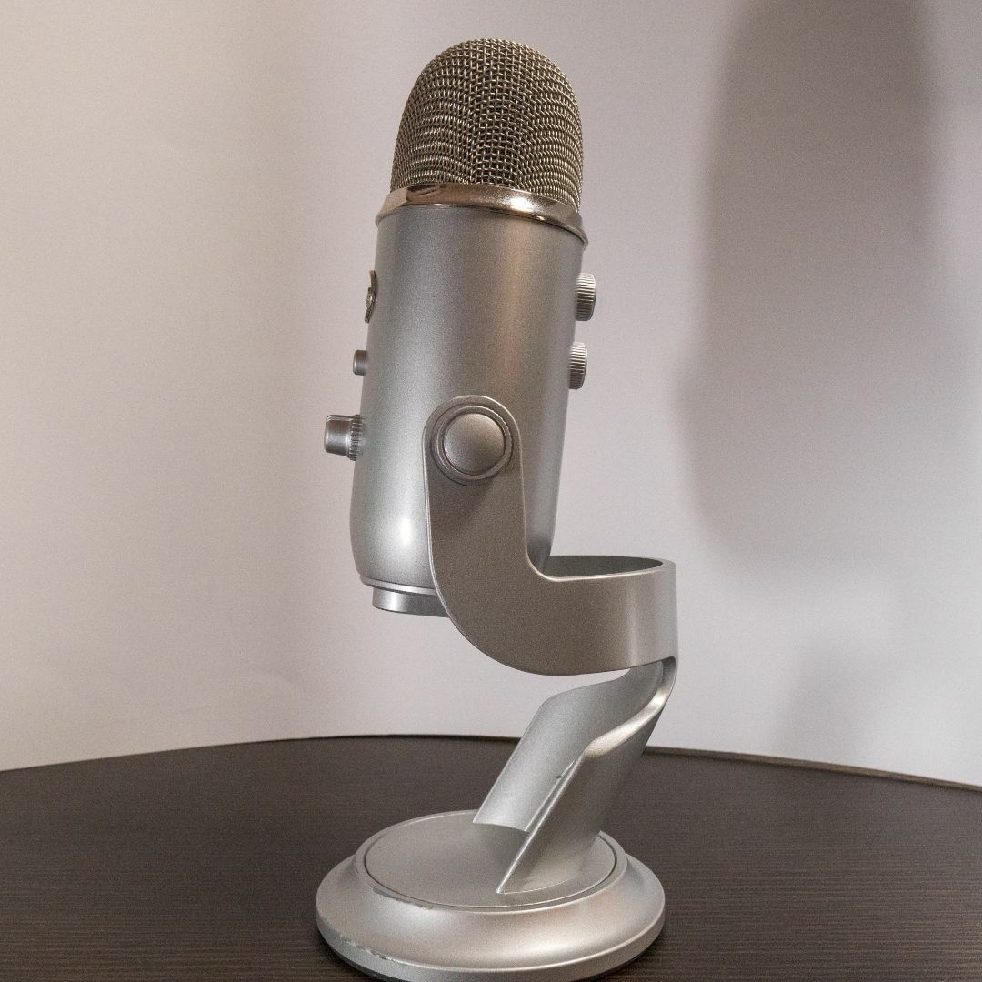 【スペアリブ様専用】BlueYeti USBマイク シルバー 箱付 説明書 楽器のレコーディング/PA機器(マイク)の商品写真