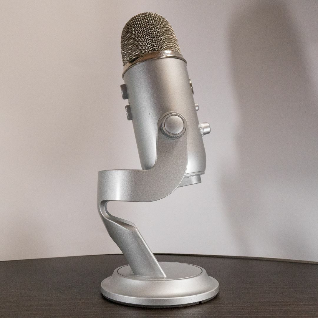 【スペアリブ様専用】BlueYeti USBマイク シルバー 箱付 説明書 楽器のレコーディング/PA機器(マイク)の商品写真