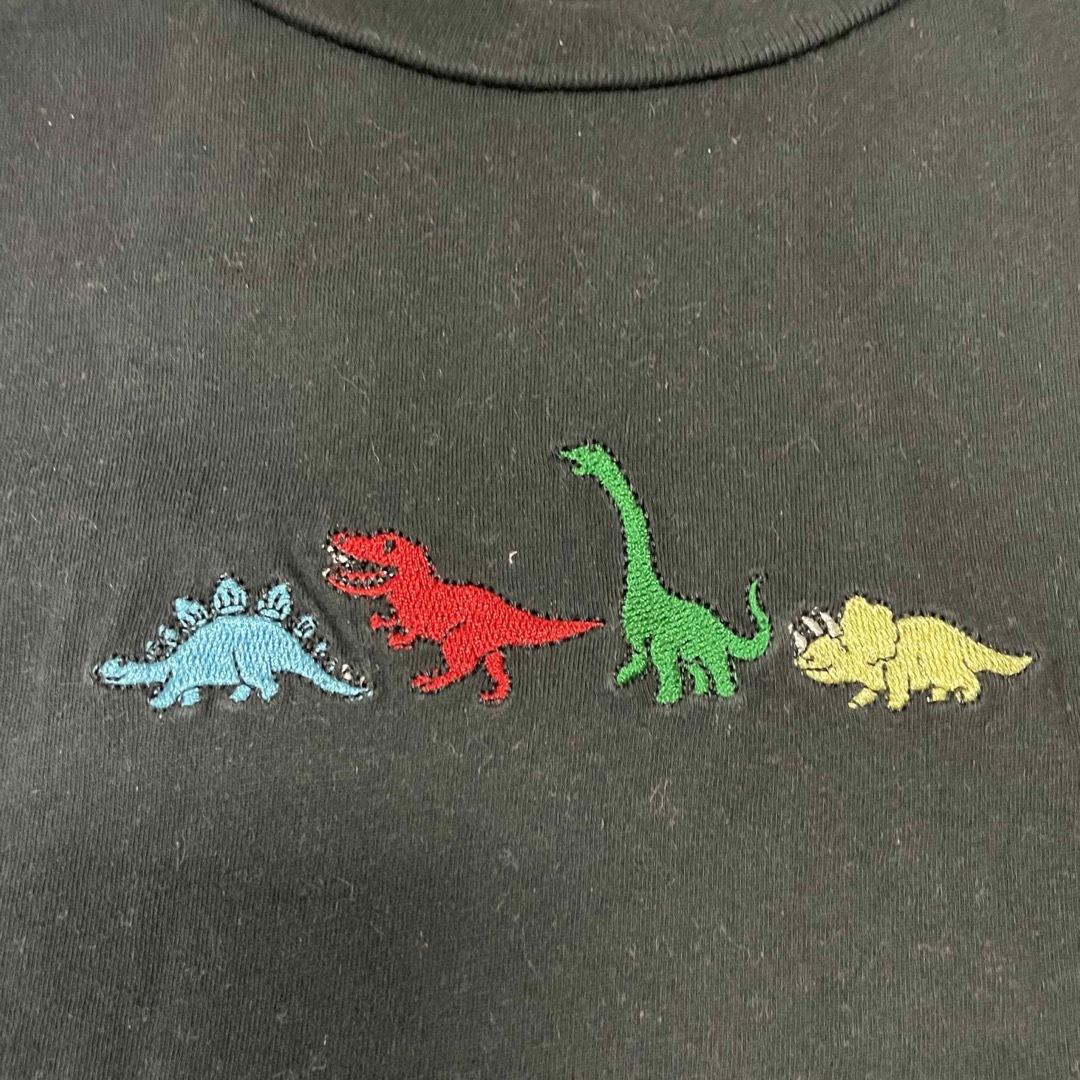 WEGO(ウィゴー)のWEGO  Tシャツ　恐竜　　黒 レディースのトップス(Tシャツ(半袖/袖なし))の商品写真