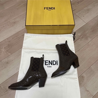 フェンディ(FENDI)の処分価格　新品未使用　FENDI ショートブーツ(ブーツ)
