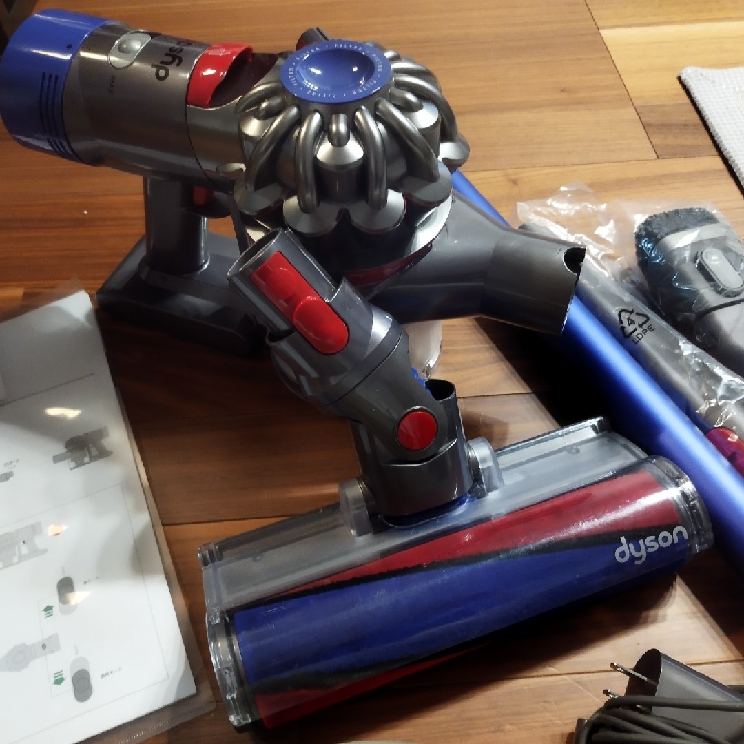 Dyson(ダイソン)のダイソン　V7　掃除機 スマホ/家電/カメラの生活家電(その他)の商品写真