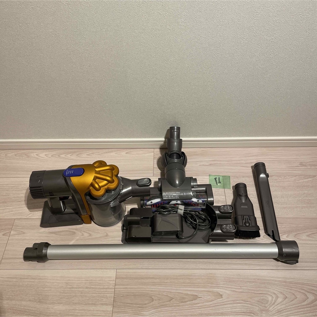 Dyson ダイソン 掃除機 ハンディークリーナー D35の通販 by coco's shop｜ダイソンならラクマ